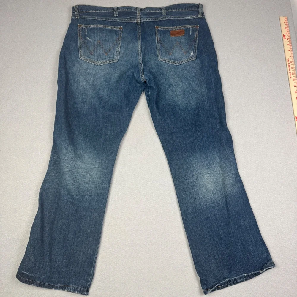 Wrangler Retro Slim Boot Jeans Mens 40x32 Blue Medium Wash Denim 77MWZBB